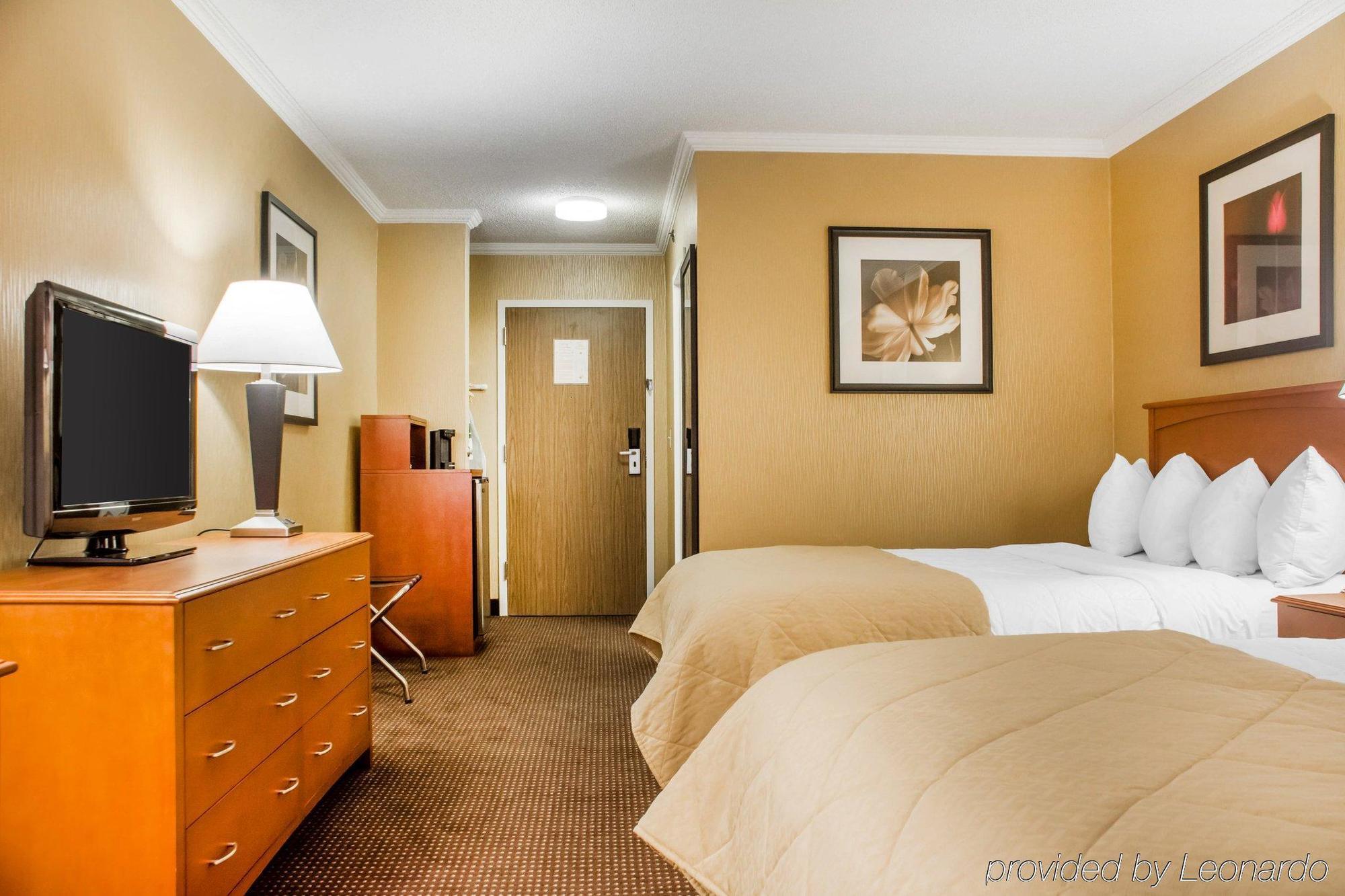 Clarion Hotel & Suites Riverfront Oswego Kültér fotó