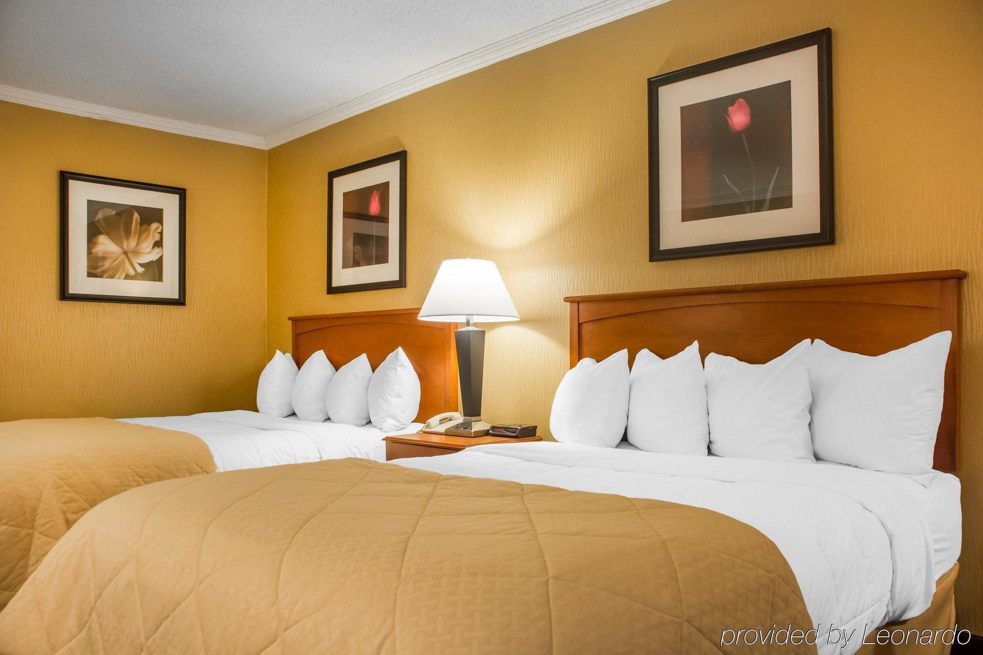Clarion Hotel & Suites Riverfront Oswego Kültér fotó